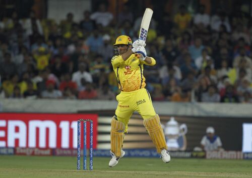 Dhoni blitz takes Chennai past Delhi into 2021 final after Gaikwad-Uthappa stand Image