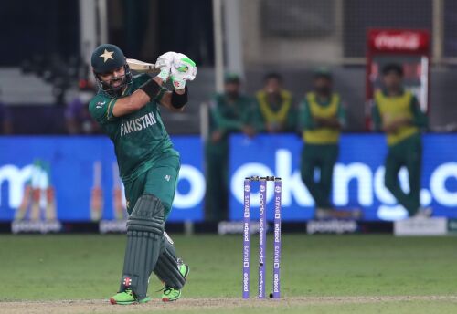 Pakistan seal semi-final berth after fourth consecutive win Image