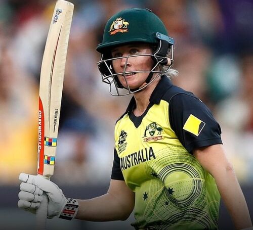 Beth Mooney undergoes surgery on fractured jaw Image