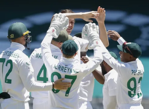 South Africa vs Bangladesh 2nd Test 1st Day: Late wickets make it an even day Image