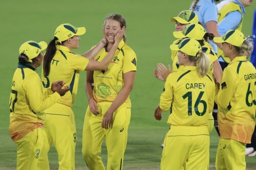 Australia end Women's Ashes in style, beat England by eight wickets Image