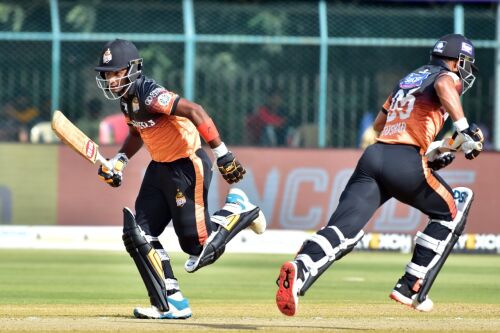 Maharaja Trophy: Luvnith Sisodia keeps Hubli Tigers in the hunt Image