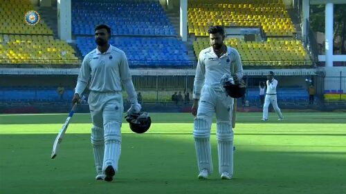 Bengal Makes Strong Comeback in Ranji Trophy Semifinal, Limits MP to 56/2 After Scoring 438 on Day 2 Image