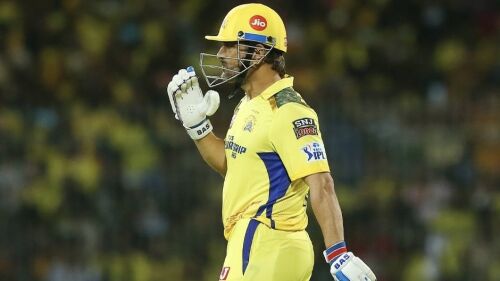 CSK Captain M.S. Dhoni Battling Knee Injury Confirms Coach Fleming Image