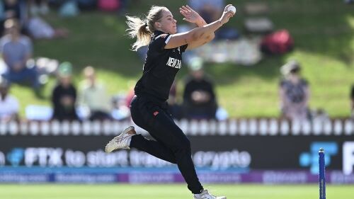 Broken Toe Forces Jess Kerr Out of White Ferns' Sri Lanka Tour, Leigh Kasperek Named Replacement Image