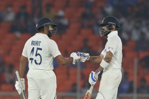 Should India play an extra batsman in the final Test against England? Image