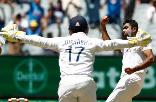 India in sight of victory over Australia in the second Test Image