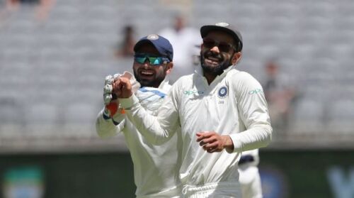 Kohli bats for Pant; asks crowd to not mock him Image