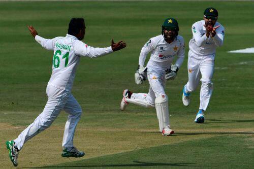 Day 3: Pakistan spinners strike after South Africa take lead Image